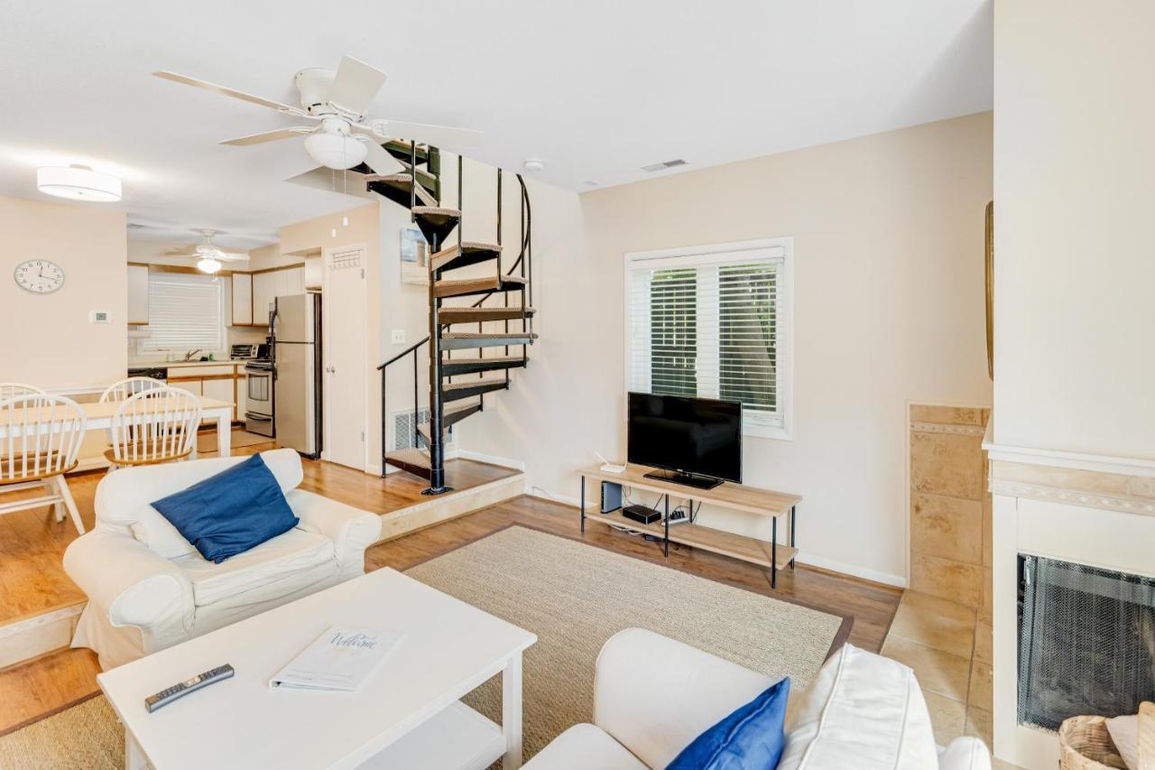 Scarborough Village - 245 Country Club Dr, Unit #608 Рехобот Бич Экстерьер фото